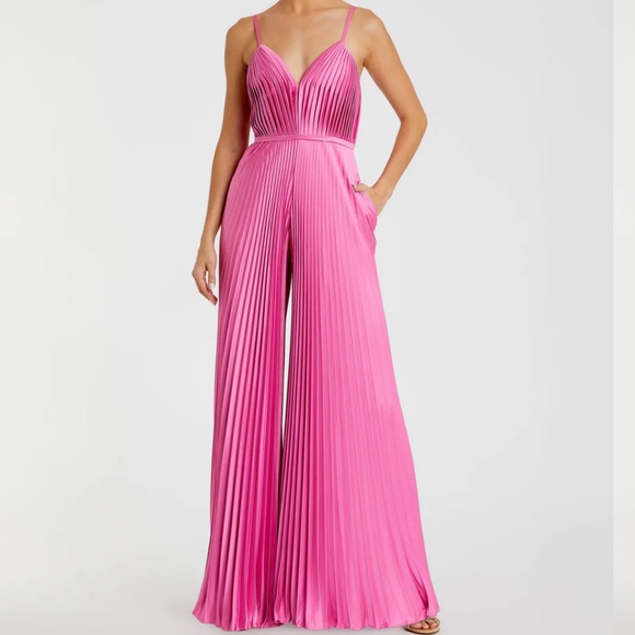 NWT LEENA FOR MAC DUGGALPink Pleated Plunge Neck Wide Leg Jumpsuit